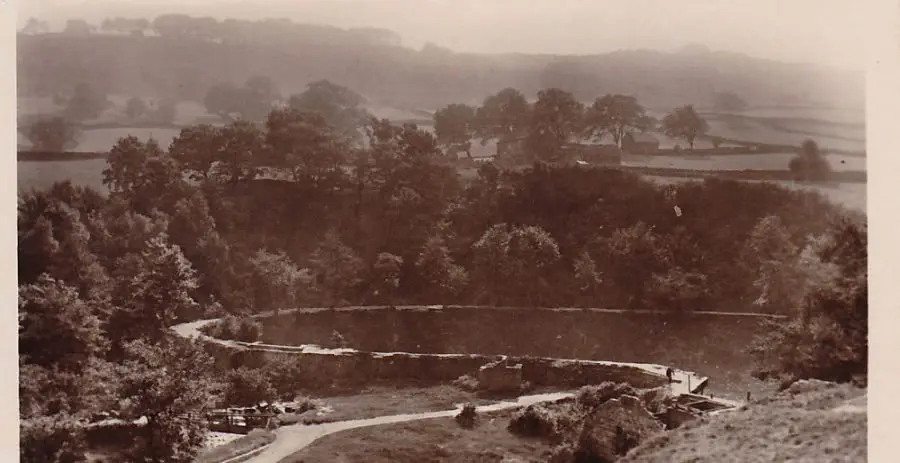 View of Hind Wheel mill dam (‘The Round Pool’) and derelict buildings in about 1950. From the RVCG collection.